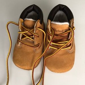 Timberland baby newborn boots - color wheat